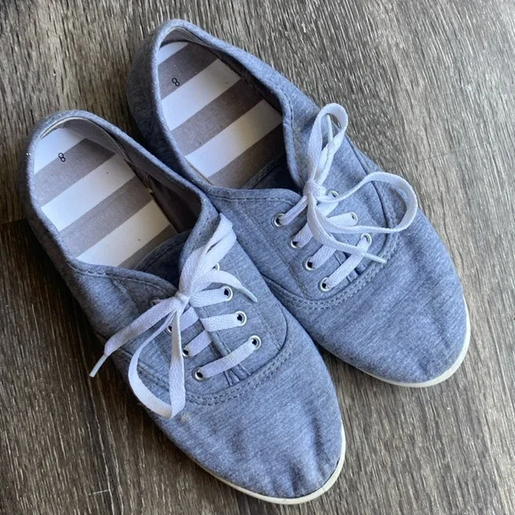 Gray and white flat sneakers shoes - Picture 1 of 17